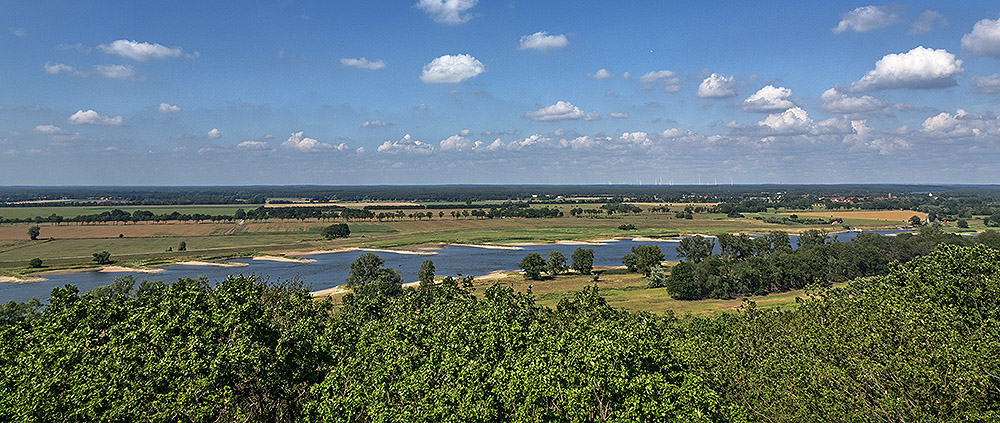 Der Blick vom Höhbeck auf die Auenlandschaft der Elbe.